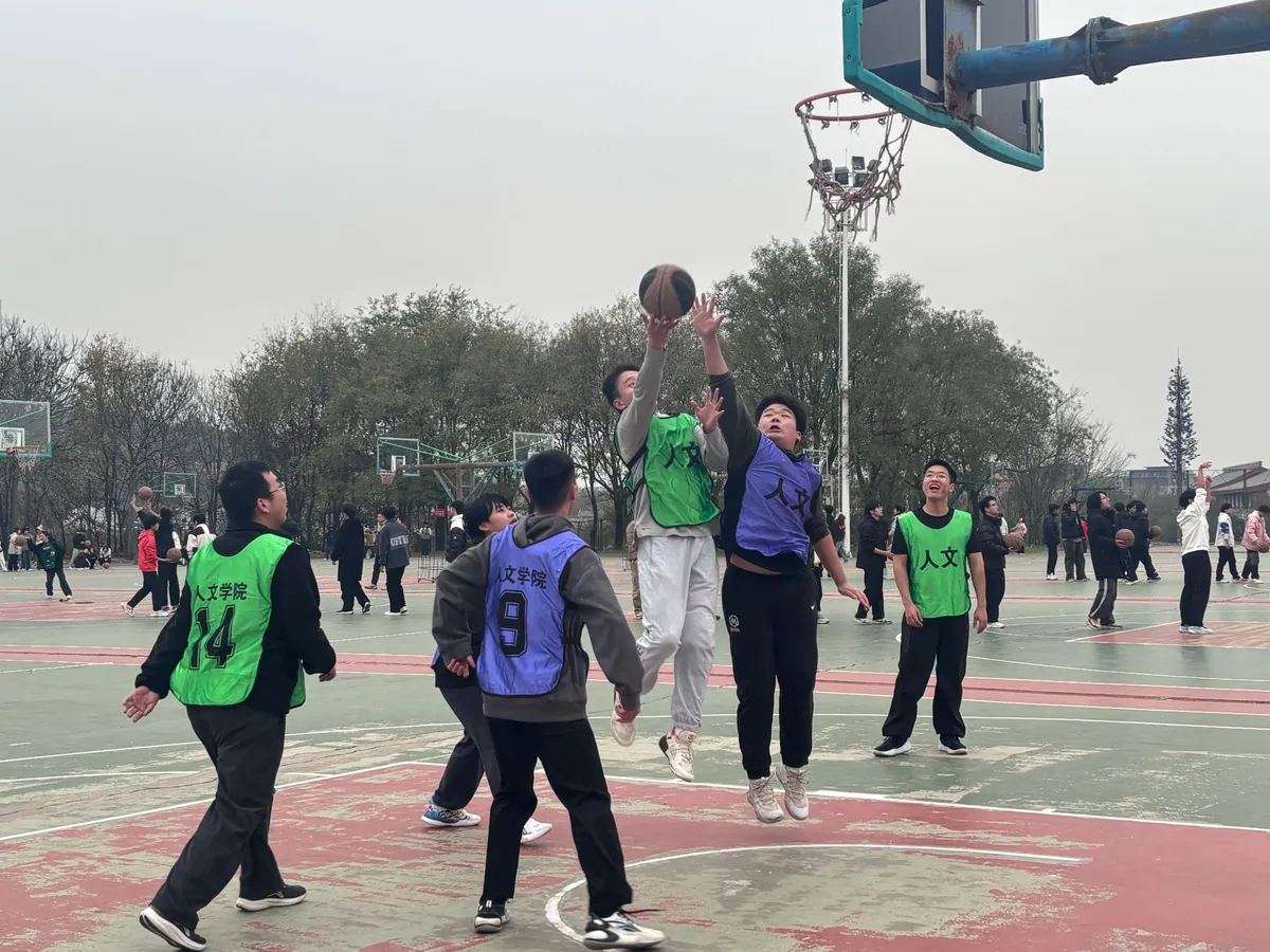 刻苦训练篮球时如何避免受伤的建议_1